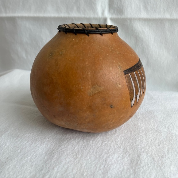 Vintage Native American gourd hand-carved falcon with turquoise artist signed JK - Picture 4 of 8